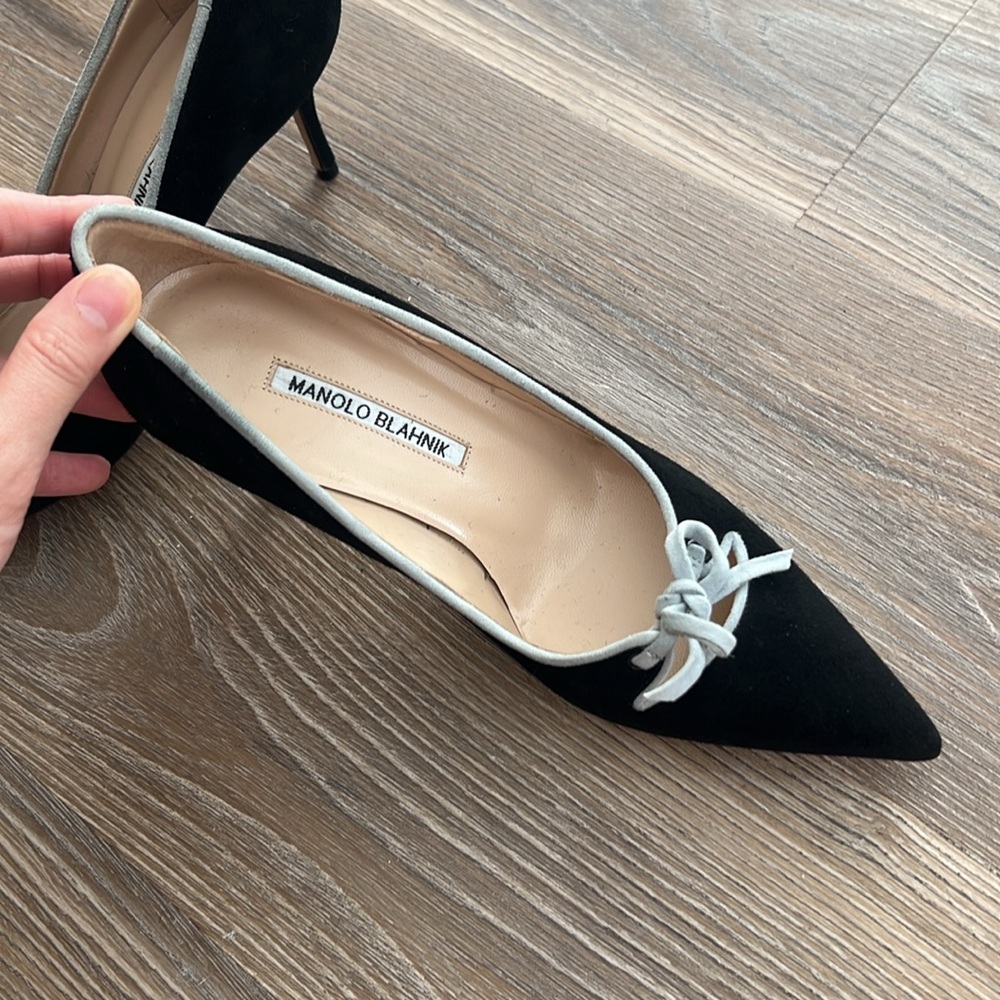 New manolo blahnik black suede ribbon detail 3” pumps - Picture 6 of 6